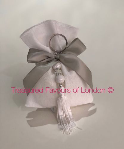 Linen Pouch with a Handmade Beaded Keyring 