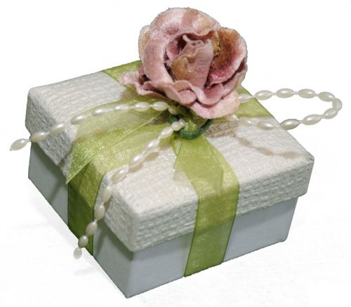 Favour Box With Velvet Feel Rose